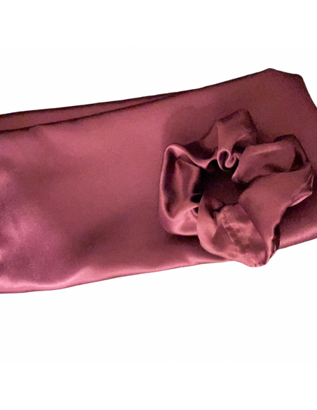 Taie d'oreiller en satin et chouchou bordeaux